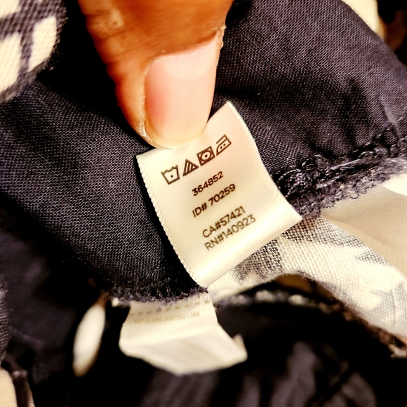 Ann Taylor Loft | Women's Navy & Off White Abstract Print Jumpsuit (Size 6) - Picture 8 of 15